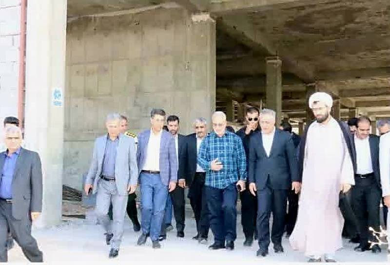 بازدید استاندار کرمان از بیمارستان عنبرآباد